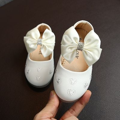 รองเท้าหนังเด็กส้นเตี้ยติดโบว์หูกระต่ายรองเท้าชุดเดรสเก๋นุ่มหวานสำหรับงานแต่งงาน