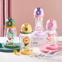 【LZ】☂❂  Cartoon Dinosaur Shaped Water Bottle com Silicone Straw Leak Proof Alça de Ombro Escola Infantil Drop Shipping 600ml