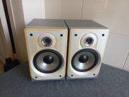 Cặp loa Aiwa còn rất đẹp, nguyên zin. Mỗi loa 1 bass 14 + 1 treble