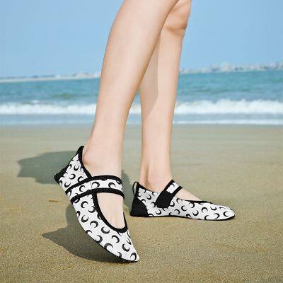 【Hot Sale】 Beach shoes non-slip womens quick-drying indoor floor snorkeling wading upstream swimming barefoot skin-fitting