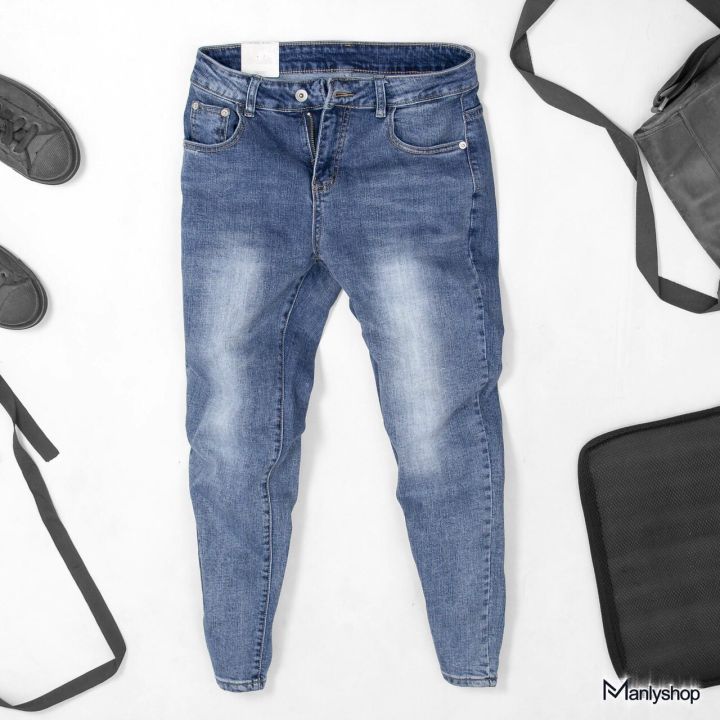 Quần jean nam: Những chiếc quần jean nam không chỉ thời trang mà còn rất thoải mái cho bạn sử dụng hàng ngày. Với nhiều mẫu mã đa dạng và chất liệu tốt, những chiếc quần jean sẽ là sự lựa chọn hàng đầu cho mọi chàng trai muốn cảm thấy tự tin và phóng khoáng.