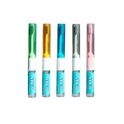 Dr.RAY แปรงสีฟัน 2 in1 ยาสีฟัน10 กรัม+แปรงสีฟันในแท่งเดียวกัน ขนแปรงนุ่มแถวนอกบิดเกลียว เติมยาสีฟันได้ ขนาดพกพา / D82