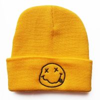 หมวก Skullies ถักสำหรับผู้ชายและผู้หญิง Beanies ใบหน้า Grunge Smiling Store 90S