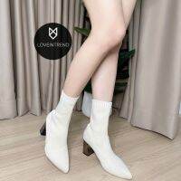 รองเท้าบูทสีเบจส้นเงิน รุ่น White Silver socks style