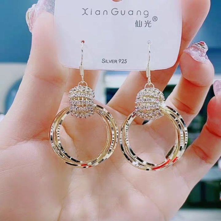 3 circle deals drop earrings