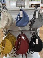 The original Uniqlo is light cheap practical and good-looking! Uniqlo same style dumpling bag diagonal waterproof shoulder bag all-match bag