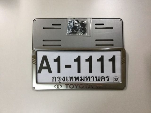 โปรแรง-กรอบป้ายทะเบียน-แสตนเลส-แท้100-หลังเหล็ก-toyota-ถูก-ป้ายทะเบียนรถ-กรอบป้ายทะเบียน-กรอบป้ายทะเบียนรถยนต์-กรอบป้ายทะเบียนยุ่