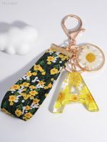 1Pc Letter Keychains Charms Yellow Chrysanthemum Alphabet Resin Keyring Women Exquisite Bag Ornaments Flower Key Holder Gift