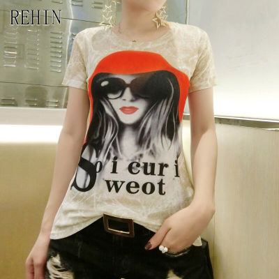 REHIN เสื้อยืดแขนสั้นพิมพ์ลายที่เป็นเอกลักษณ์ของผู้หญิงทรงสลิมฟิตเสื้อ S-3XL สง่างาม