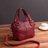 ⊕✲☜ soft leather the elderly female han edition new bag with middle-aged hand carry one shoulder