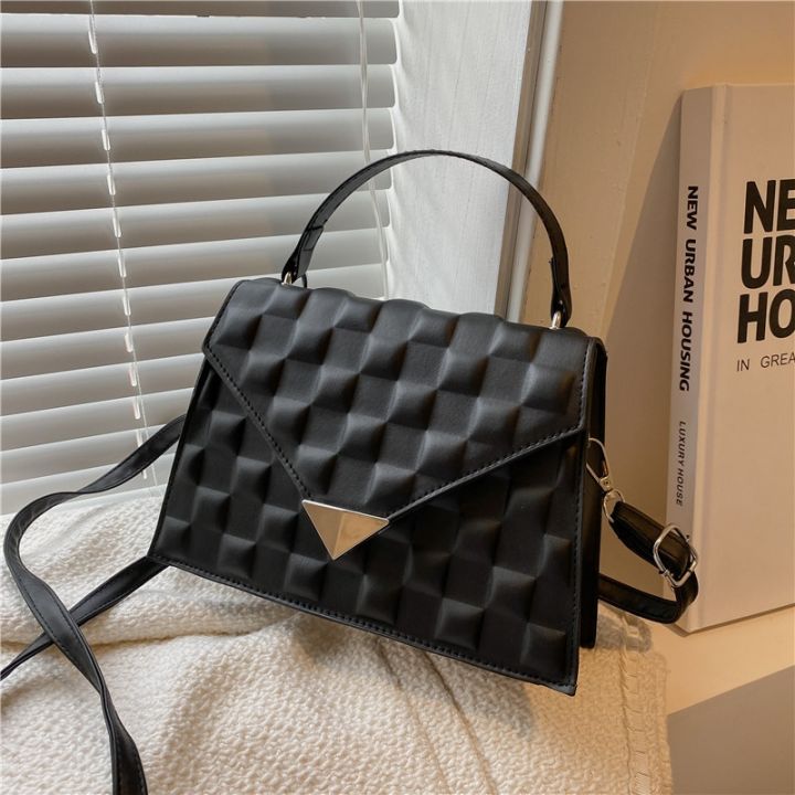 cod-shangxin-womens-2023-korean-fashion-embossed-triangular-flip-small-messenger