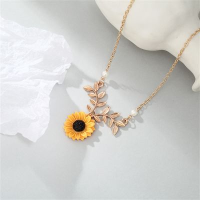 Fashion Sunflower Clavicle Chain For Women Cute Flower Pearl Pendant Female Girls Birthday Jewelry Accessories New Party Gifts