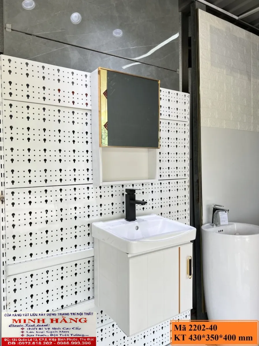 Tủ Lavabo Nhôm: Tủ Lavabo Nhôm là sản phẩm mới nhất của năm 2024, thiết kế mang đến sự tiện dụng, hiện đại và bền bỉ. Với chất liệu nhôm, tủ này phù hợp với mọi không gian phòng tắm, giúp bạn tối đa hóa không gian lưu trữ, tạo nên sự gọn gàng và sáng tạo cho toàn bộ giữa không gian phòng tắm.