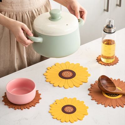【CW】▫  Sunflowers Silicone Coaster Table Mats Cup Anti-Scald Non-stick Desktop Placemat Accessories
