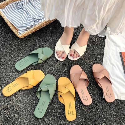 （A So Cute）รองเท้าแตะสีทึบลำลองกะทัดรัดแฟชั่นกันลื่นสำหรับผู้หญิงใส่ในฤดูร้อนรองเท้าแตะใส่ได้ทุกแบบ