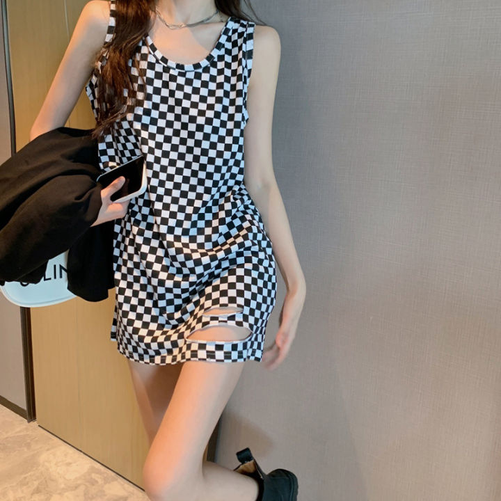 mini-dress-กระโปรงสั้นลายสก็อต-เดรสตารางสีขาวตัดดำเท่ห์ๆ-ตกแต่งชายกระโปรง