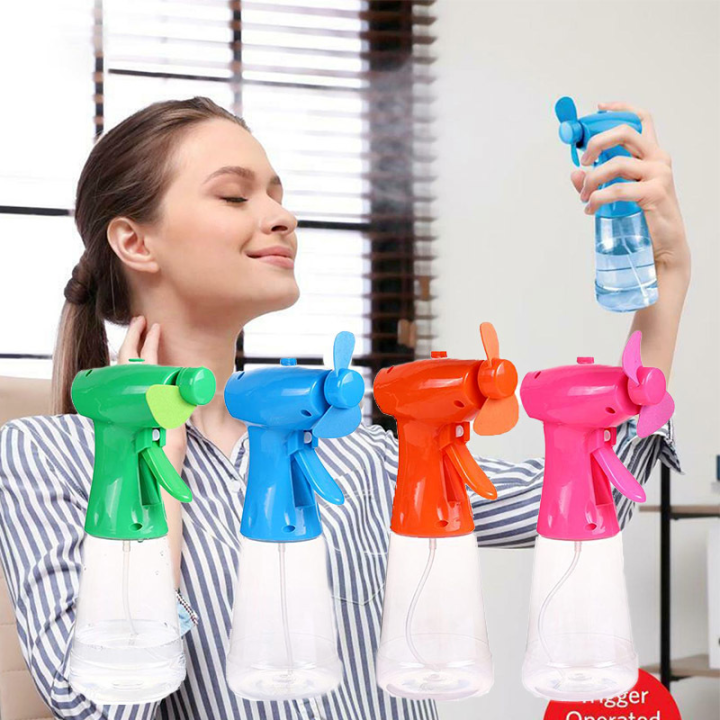 Handheld Fan Fine Mist Water Batteries Powered Fan Water Spray Fan With Plastic Spray Water