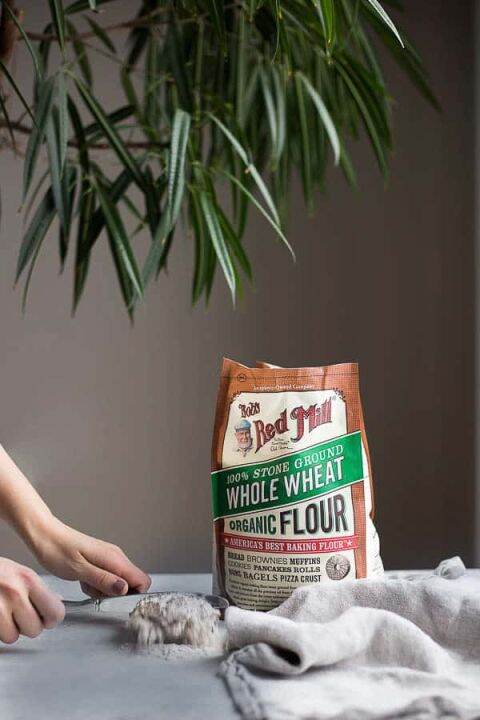 bobs-red-mill-organic-whole-wheat-flour-2-27kg-บ๊อบเรดมิลล์-ออร์แกนิค-แป้งโฮลวีท-2-27กก