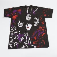 เสื้อวงKISS ลายโอเวอร์ปริ้น ตะเข็บเดี่ยวบนล่าง สไตล์วินเทจ สกรีนทั้งตัว ผ้านอก เสื้อOVP เสื้อโอเวอร์ไซส์ เสื้อวงดนตรีต่างประเทศ