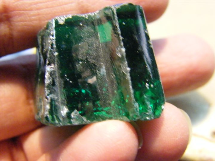 พลอย-มรกต-เอมเมอรัล-หนัก-45-gram-เพชรรัสเซีย-พลอย-ก้อน-สี-emerald-cubic-zirconia-ความยาว-xความกว้าง20x22-มิลลิเมตร