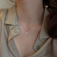New Creativity Light Luxury Zircon Cross Pendant Necklace for Women Gold Silver Color Clavicle Chain Fashion Jewelry Wholesale Fashion Chain Necklaces