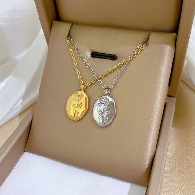 Fashionable French Oval Rose Couple Pendant Women 39;s Fashion Temperament Love Imprint Flower Clavicle Necklace Gift