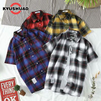 KYUSHUAD เสื้อเชิ้ตแขนสั้นลำลองสำหรับผู้ชาย เสื้อเชิ้ตทรงหลวม แฟชั่นสไตล์ฮ่องกง เสื้อเชิ้ตแขนสั้นลายสก๊อต