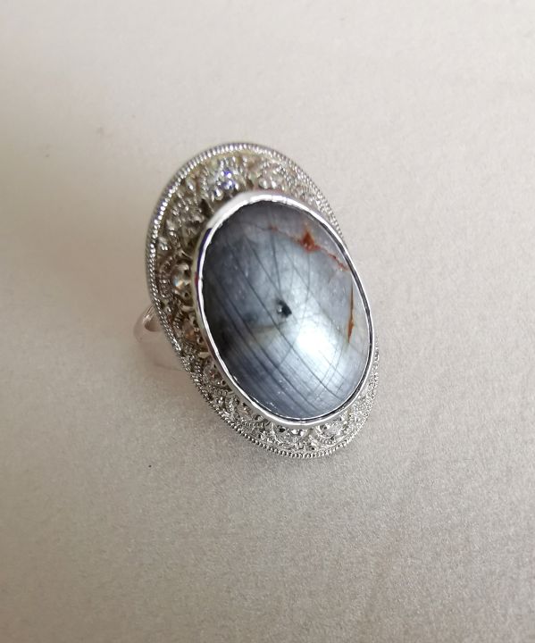 พลอยแท้-grey-sapphire-พลอยหายาก-rare-gems-แหวนพลอยน้ำตลกสีเทา-พลอย-20-กะรัต-เรือนเงินชุบทองคำขาว-สวยมาก-ไซส์-55