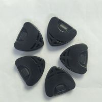 【cw】1pcHeart Pick Guitar Pick Holder Plastic Plectrum Case Mediator Quick Storage Self Adhesive Triangle Shape Music Accessorieshot 【hot】 1