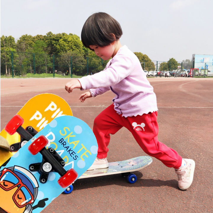 สเก็ตบอร์ด-4-ล้อ-สเก็ตบอร์ดสำหรับเด็ก-สเก็ตบอร์ด-สำหรับผู้เริ่มเล่น-หัดเล่น-เหมาะสำหรับเด็กอายุ-3-ปีขึ้นไป-skateboard-รุ่นความยาว-60cm-15ลายสวยๆ