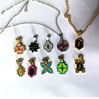 【CW】1 Pcs New Anime Demon Slayer Kimetsu No Yaiba Necklace Rengoku Kyoujurou Uzui Tengen Kanroji Mitsuri Metal Pendant Necklace Toys