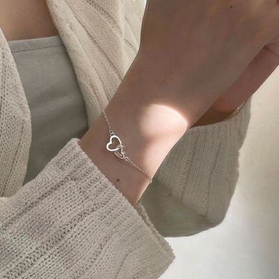 Korean Elegant Women Double Heart Pendent Bracelets Vintage Hollow Chain Wrist Bands Sweet Bangles For Girls Ins Hands Jewelry Adhesives Tape