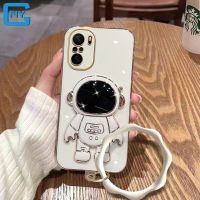 FlyGoods เคสโทรศัพท์ลายนักบินอวกาศสำหรับ Xiaomi Poco X3 NFC X3 Pro X5 / Poco M3 M4 M5 M5s ชุบ6D หรูหรารูกล้องเคสโทรศัพท์นิ่ม