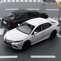 1/36 TOYOTA Camry XSE รถของเล่น RMZ CiTY รุ่น5นิ้วฟรีล้อดึงประตูหลังเปิดใช้งาน Diecast โลหะของขวัญสำหรับเด็กผู้ชาย