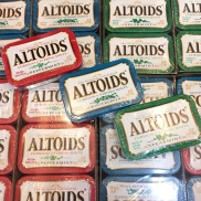 Kẹo ngậm bạc hà Altoids hộp 50g hàng Mỹ