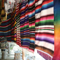 เม็กซิกัน Serape ผ้าห่มท่องเที่ยวลายสายรุ้งชายหาดผ้าห่มเสื่อด้วยพู่สำหรับเตียงปิกนิกกลางแจ้งโซฟาปกผ้าฝ้ายขนแกะ