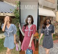 Little money shop 5522 ชุดเชตลายตารางเสื้อ+กระโปรง เสื้อแขนสั้นคอวีกระดุมผ่าหน้าใช้งานได้จริง กระโปรงฟรีไซส์ สม็คยืดด้านหลัง+ซิปข้าง H58