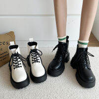 chloe.store AMARANTH BOOTS รองเท้าบูทเสร้มส้นหุ้มข้อ ขาว ดำ