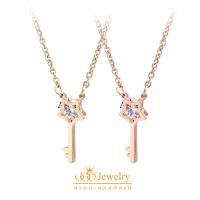 555jewelry สร้อยพร้อมจี้ สร้อยแฟชั่น ผู้หญิง ดีไซน์เรียบๆ รูปลูกกุญแจ ประดับเพชร CZ รุ่น MNC-N297 - จี้ห้อยคอ สร้อยสแตนเลส [P33]