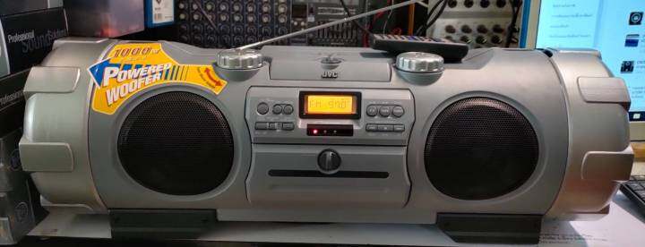 jvc-rv-b90-เครื่องเสียงแบบ-boom-box-สะพายได้-made-in-japan-สินค้าใหม่แต่มีตำหนิ-เล่นได้ปกติ