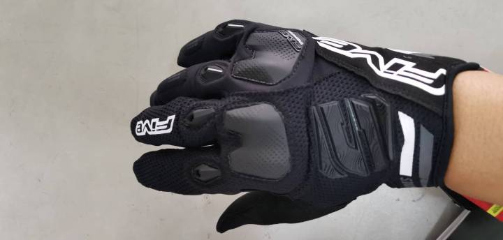 ถุงมือการ์ด-five-glove-e2-black-นุ่มสบายมือมากๆ