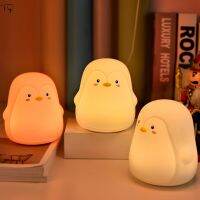 ไฟไฟ LED กลางคืนรูปเพนกวินน่ารักทำจากซิลิโคนรูปสัตว์พร้อมสวิตช์แผ่นรอง USB แบตเตอร์ที่ชาร์จสำหรับเป็นของขวัญวันเกิดอุปกรณ์ปกป้องดวงตาข้างเตียง