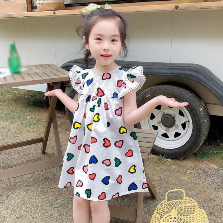 Cùng ngắm nhìn những thiết kế thời trang trẻ em bé gái Hàn Quốc mùa hè đầy sắc màu và độc đáo. Điệu đà và dễ thương sẽ là hai từ mà bạn muốn nói khi nhìn thấy những bộ trang phục này.