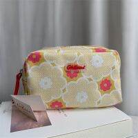 มาใหม่ Cath Kidstons กระเป๋าแต่งหน้ากันน้ำ/กระเป๋า/กระเป๋าถือรุ่นเล็ก15x10x6cm