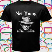 เสื้อยืดแขนสั้นพิมพ์ลาย Neil Young Rock Music Legend แฟชั่นสําหรับผู้ชาย เสื้อยืดคุณภาพดี