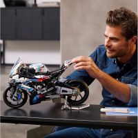 lego 42130 bmw m1000 rr sport motor