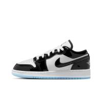 【พร้อมส่งของแท้?/ รุ่นนี่ใส่ตรงไซส NIKE Air Jordan 1 Low SE （GS) Concord“ แฟชั่น รองเท้ากีฬา（สินค้าพร้อมกล่อง อุปกรณ์ครบ จัดส่งฟรี）