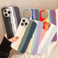 [Woo Fashion Case] ต้นฉบับเคสโทรศัพท์ซิลิโคนเหลวลายทางสีรุ้งสำหรับ iPhone 7 8 11 12 13 14 X XR XS Pro Max Plus SE 2022