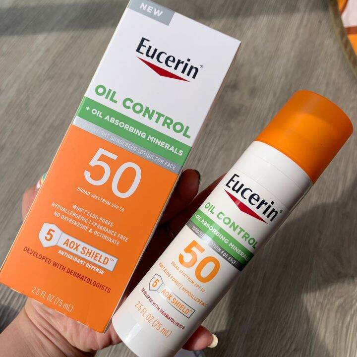 ครีมกันแดด Eucerin Sun Oil Control SPF 50 Face Sunscreen Lotion with
