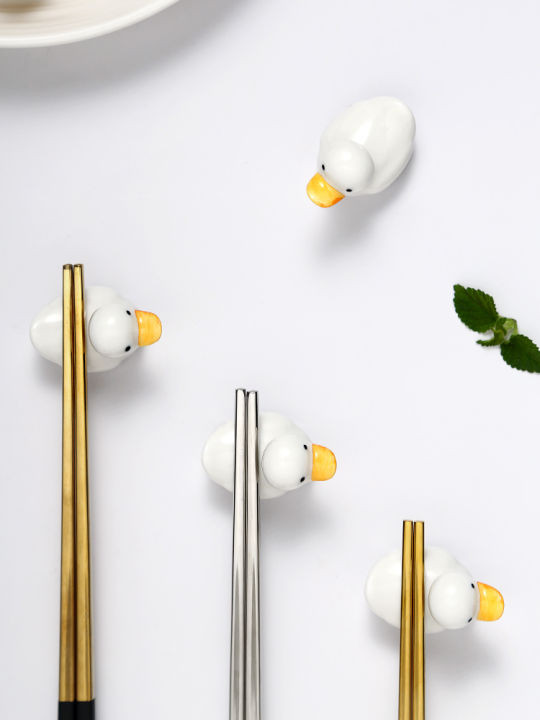 japanese-creative-chopsticks-shelf-put-chopstick-rack-chopstick-holder-ceramic-home-duck-chopstick-rest-dining-table-cute-exquisite-cartoonth